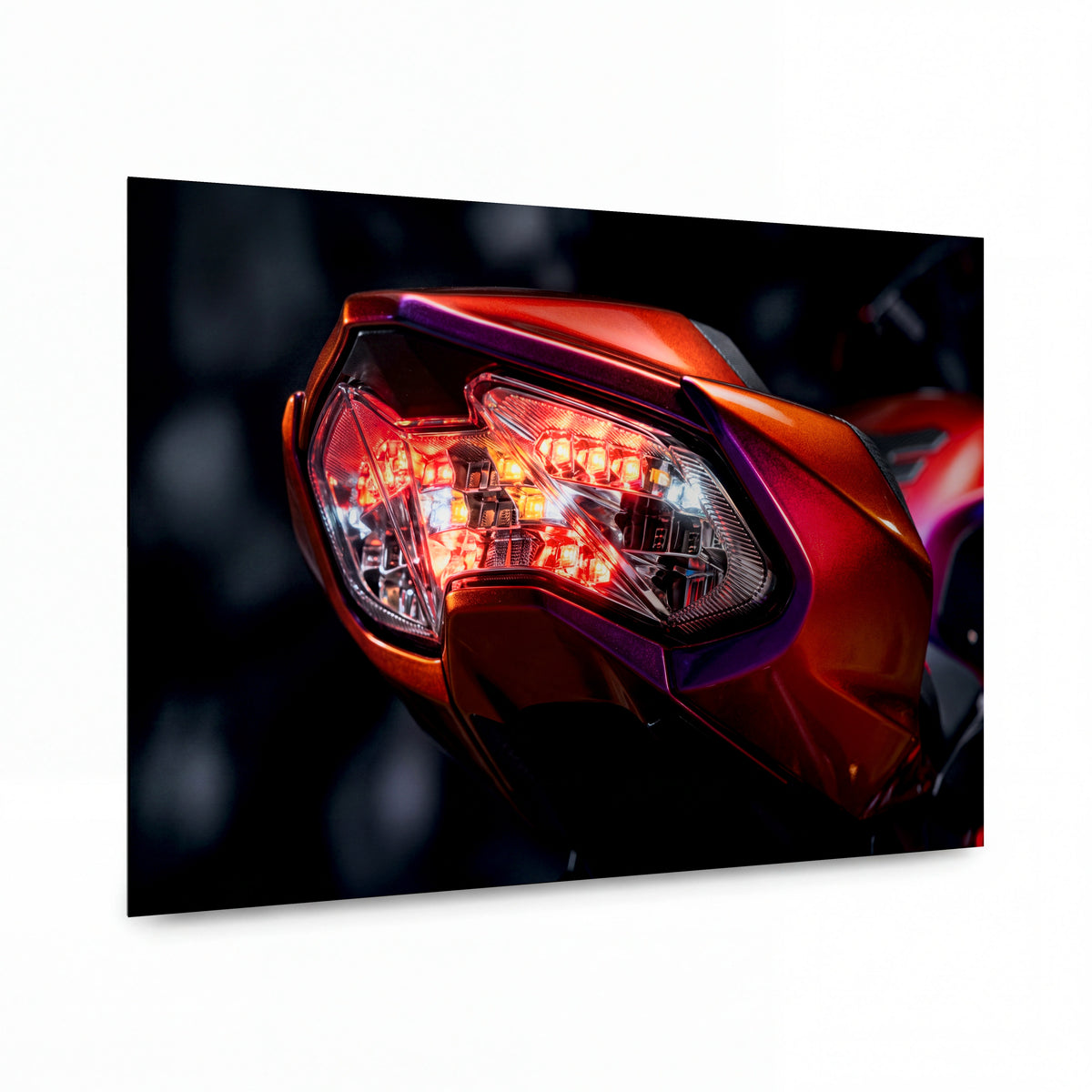Obraz Žhavé LED světlo sportovní motorky — kovový obraz na hliníkovém panelu s vysokým leskem