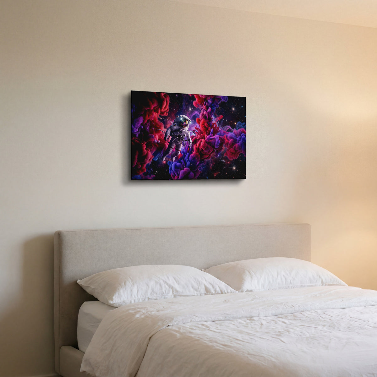 Obraz Astronaut v barevné mlhovině snů na hliníkovém panelu nad postelí v ložnici