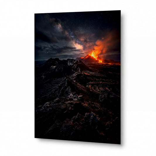 Obraz Erupting Titan Under Starlit Arch — kovový obraz na hliníkovém panelu s vysokým leskem
