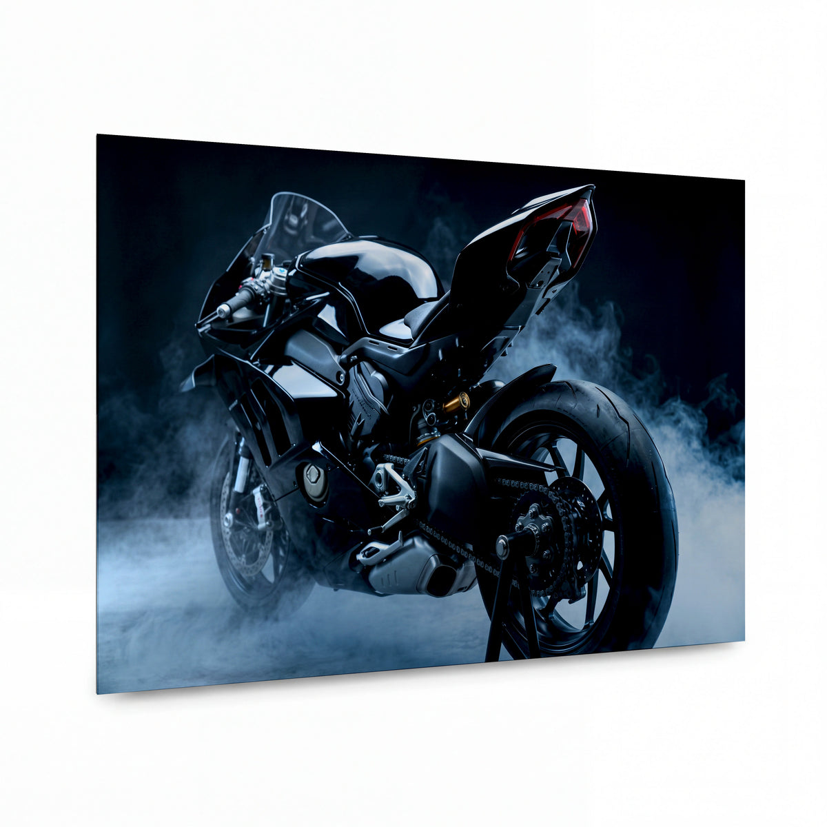 Obraz Superbike v záři dýmu a temnoty — kovový obraz na hliníkovém panelu s vysokým leskem