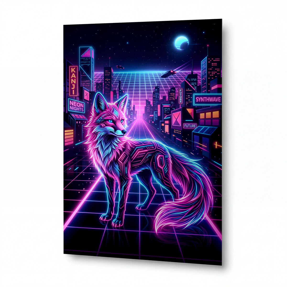 Obraz Kybernetická liška v neonové synthwave metropoli — luxusní hliníkový panel s vysokým leskem